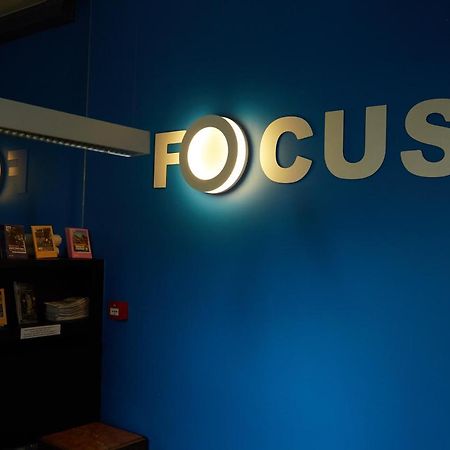 Focus Budget Kortrijk Buitenkant foto