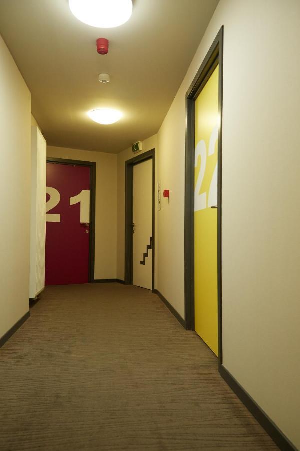 Focus Budget Kortrijk Buitenkant foto